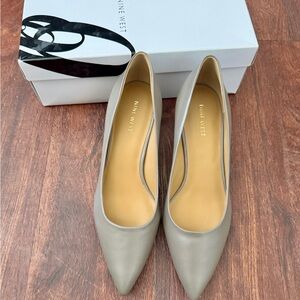 Nine West Women's Taupe Pumps